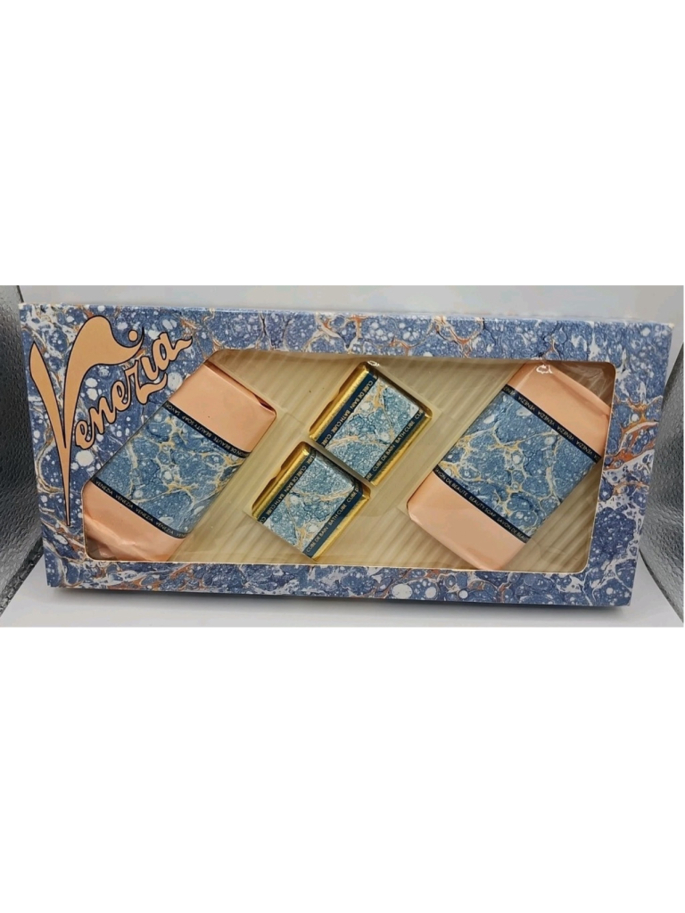 Vintage Venezia Two 5 OZ Bath Soaps & Two 3 OZ Cubes Gift Set Made In England